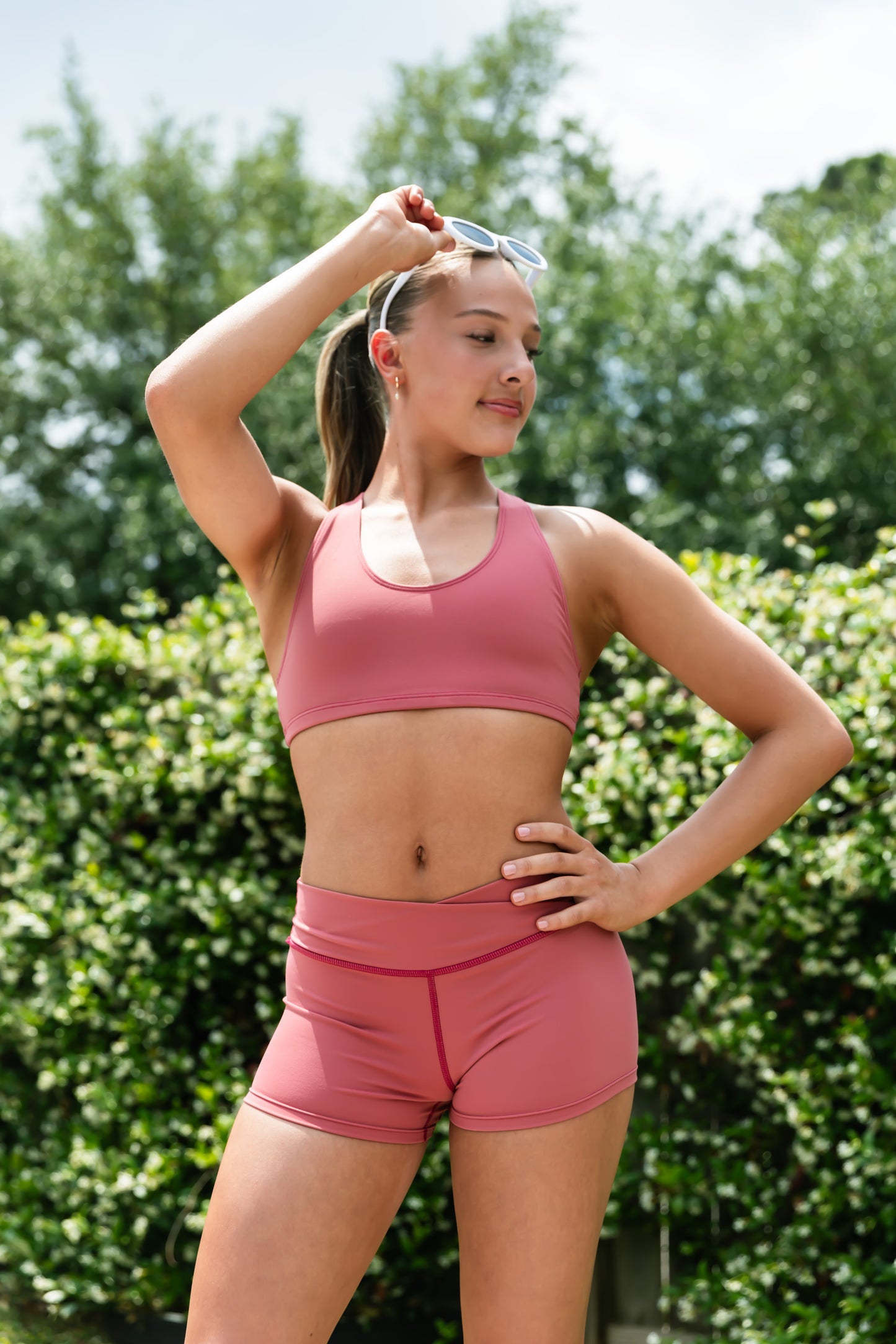 T-BACK SPORTS BRA
